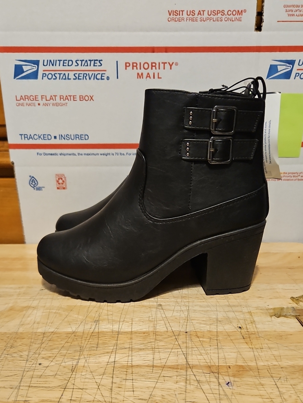Daisy Fuentes Women's Black Buckle Ankle Boots - Classic Block Heel Size 7